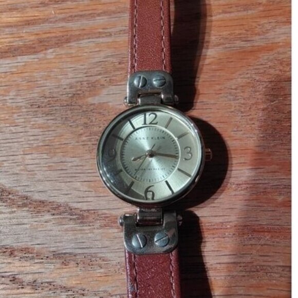 Anne Klein ladies watch. .New Battery JUST installed - Picture 1 of 10